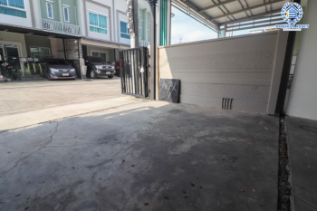 *****ทาวน์เฮ้าส์มือสองย่านนนทบุรี ม.คาซ่าซิตี้ พระราม5-ปิ่นเกล้า คุณภาพแบรนด์ Q.House บนเนื้อที่ 16 ตร.ว. ฟังก์ชัน 3 ห้องนอน 2 ห้องน้ำ 1 ที่จอดรถ บ้านสภาพดีมาก! ของแถมเพียบ! พร้อมเฟอร์นิเจอร์บิวท์อิน เพียง 15 นาทีก็ถึงรถไฟฟ้าสายสีน้ำเงิน "สถานีสิรินธร" ใกล้ทางด่วน "ศรีรัช"